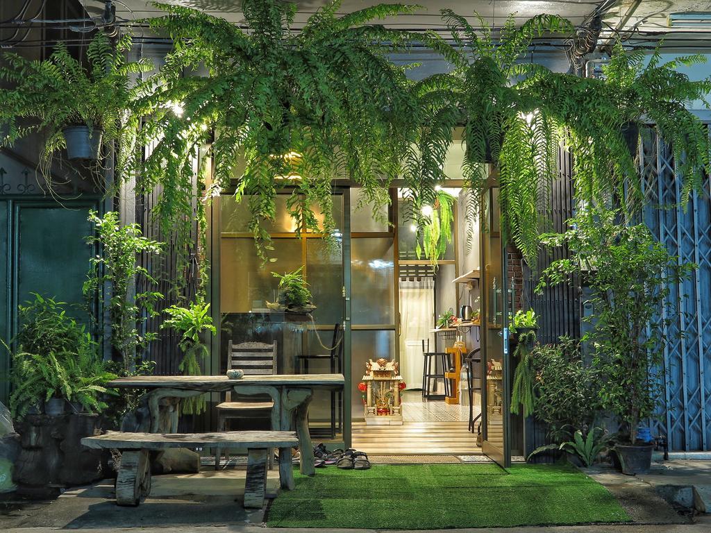 Assembly Hostel Bangkok Exterior foto